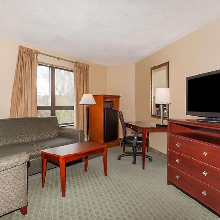 Days Inn By Wyndham Utica Ngoại thất bức ảnh