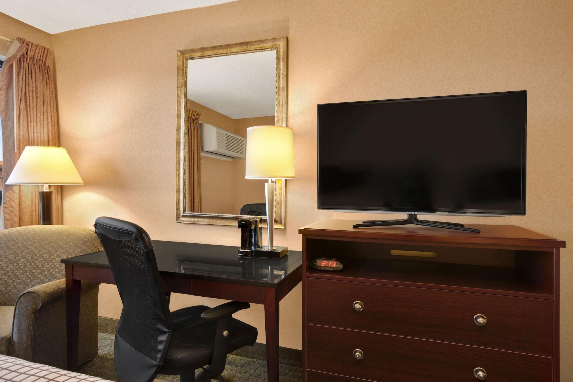 Days Inn By Wyndham Utica Ngoại thất bức ảnh