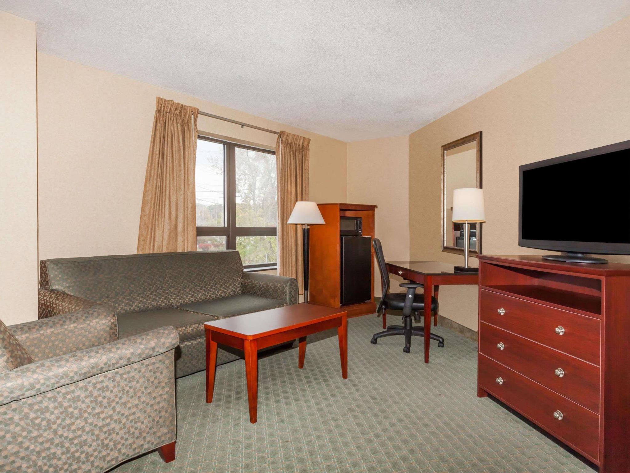 Days Inn By Wyndham Utica Ngoại thất bức ảnh