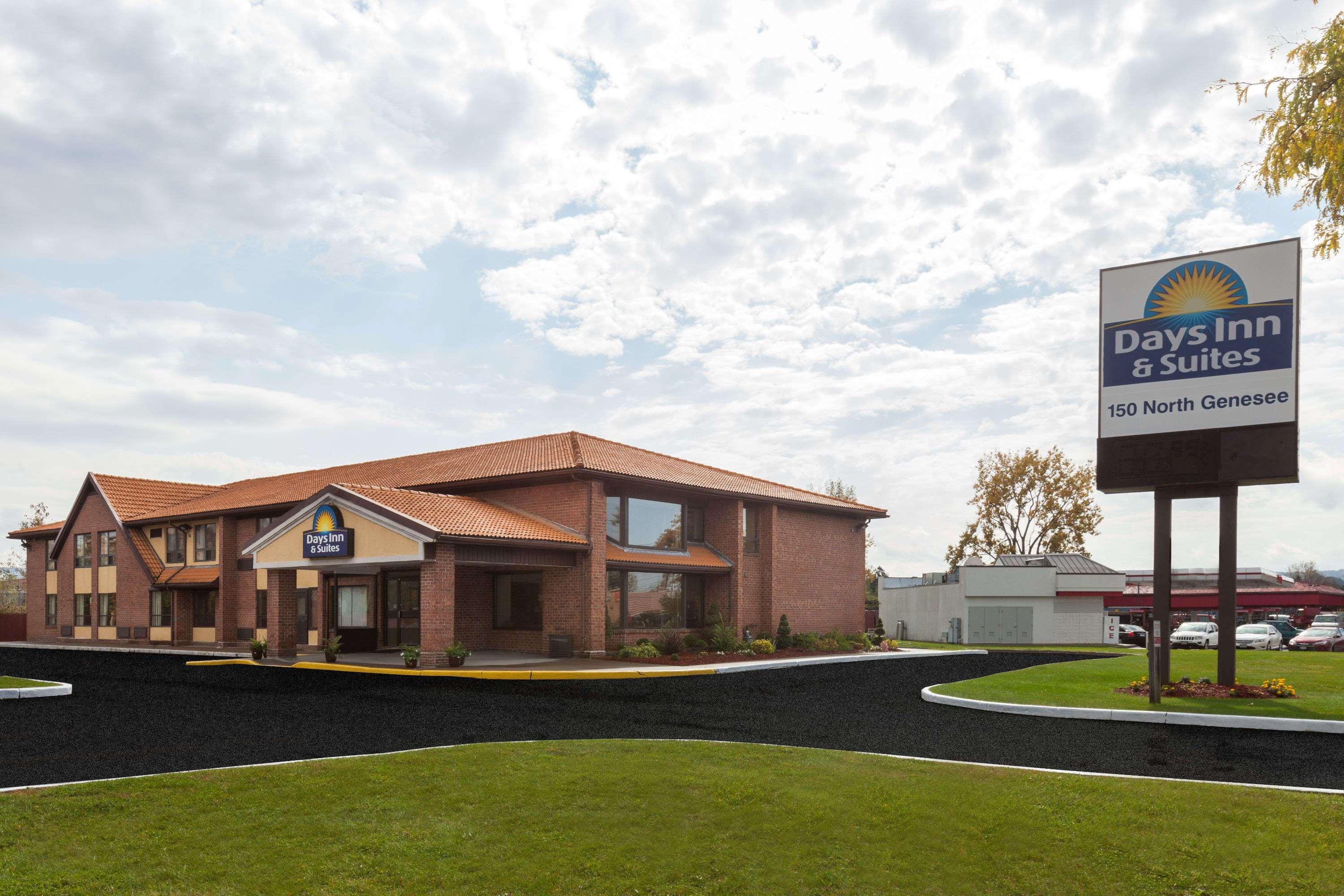 Days Inn By Wyndham Utica Ngoại thất bức ảnh