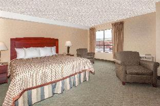 Days Inn By Wyndham Utica Phòng bức ảnh