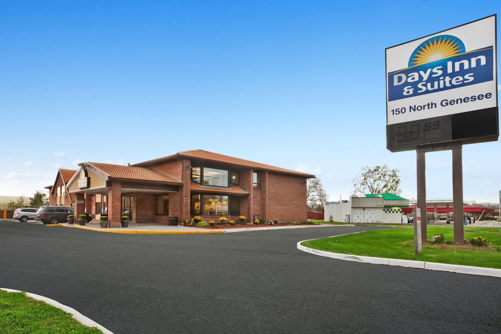 Days Inn By Wyndham Utica Ngoại thất bức ảnh